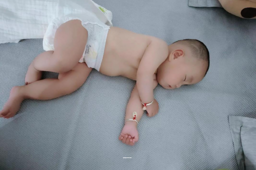 海口孕妇肚子一跳一跳